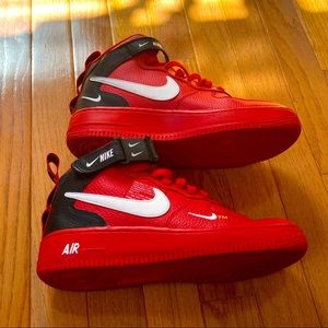 Nike sneakers great condition, size 6Y